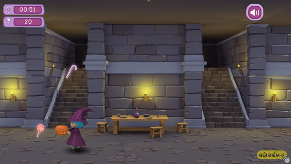 Giúp bé gái hứng thật nhiều bánh kẹo Halloween