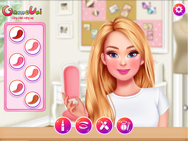 Trang điểm cho Barbie