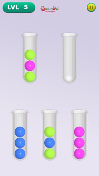 Đưa những quả bóng màu vào ống