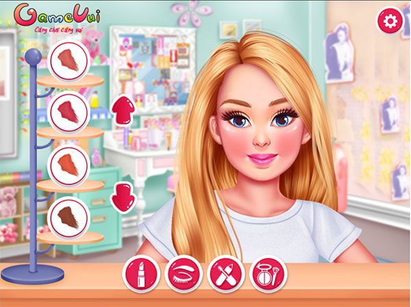 Trang điểm cho Barbie