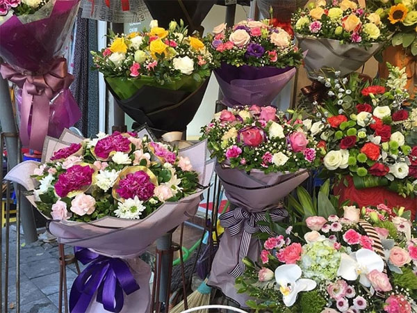 Những bó hoa tươi thắm