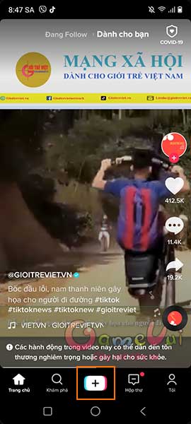 Ấn dấu cộng giữa màn hình