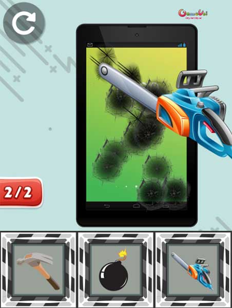 Sử dụng búa, bom, cưa để đập