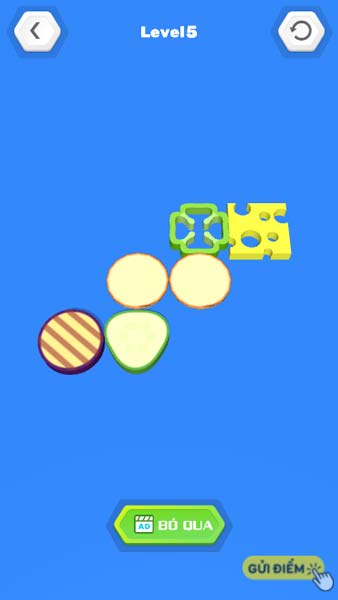 Xếp các thành phần ở giữa 2 vỏ bánh