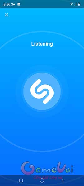 Đưa smartphone lại gần nguồn nhạc