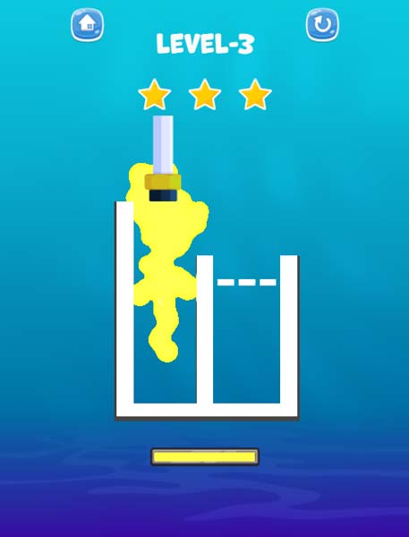 Đổ nước Slime vào bình thật cẩn thận