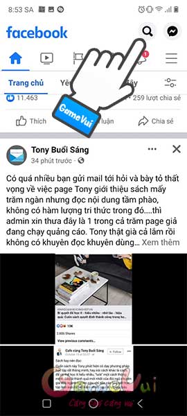 Chạm vào kính lúp