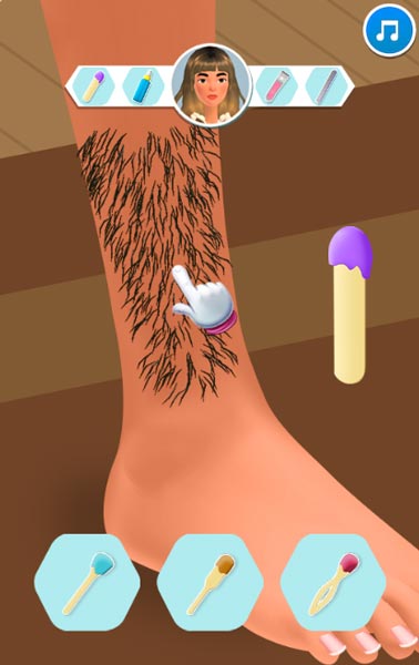 Chân của vị khách hàng này "hơi" nhiều lông