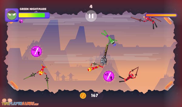 Cố gắng đánh trúng vũ khí về phía địch thủ