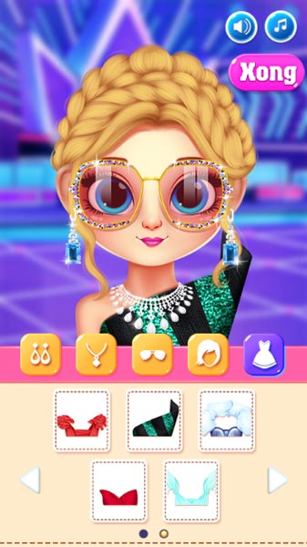 Cùng phối hợp giữa nhiều loại phụ kiện khác nhau như kiểu tóc, kính, dây chuyền, váy vóc...