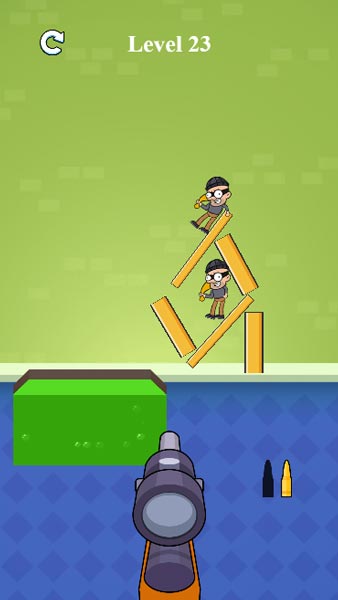 Đẩy kẻ xấu xuống hồ nước để tiêu diệt chúng