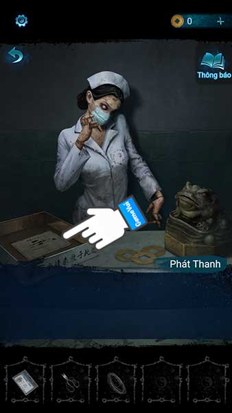 Đặt tờ mẫu đơn lên bàn tiếp đón