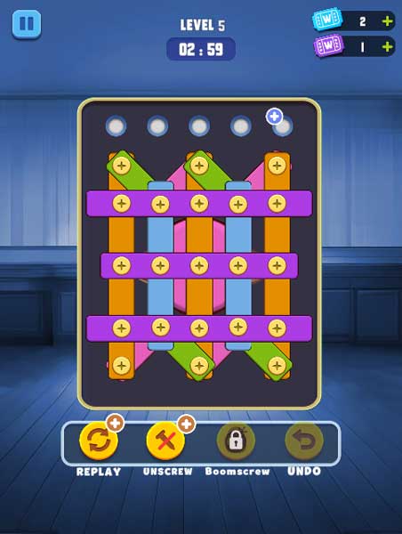 Tháo lắp ốc vít để hoàn thành thử thách trang trí, sửa chữa nhà cửa