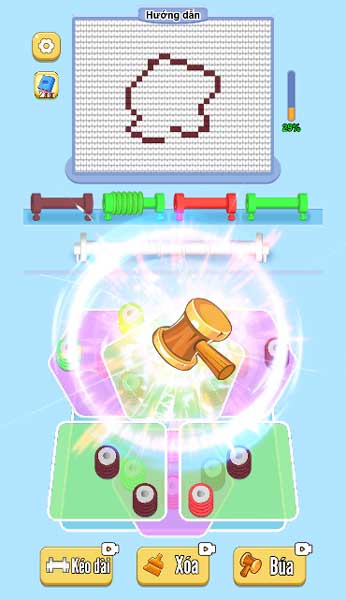 Dùng búa hỗ trợ đập vỡ tấm kính