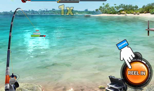 Ấn giữ Reel In để kéo cần câu lên