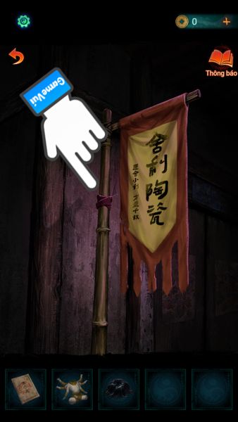 Dùng cà vạt cuốn cột cờ gãy